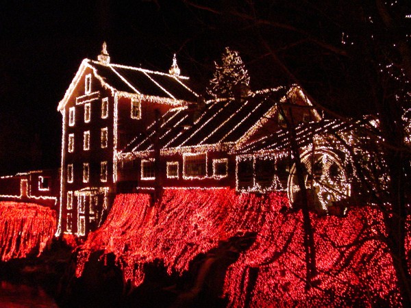 how to hang christmas lighting ideas on rooflines