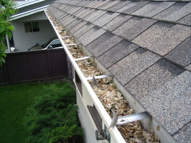 nor-cal-roofing-remove-roof-debris-chico-orland-california